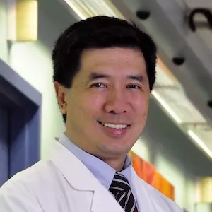 Dr. Carlos Wu Chin - Especialista en Medicina Crítica y Terapia Intensiva - Hospital Clínica Bíblica