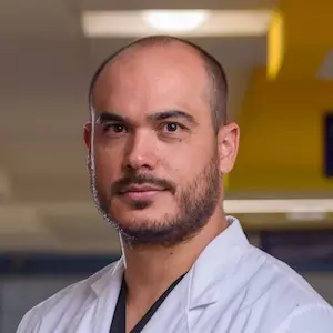 Dr. Daniel Rodríguez Leal - Especialista en Cirugía Oral y Maxilofacial - Hospital Clínica Bíblica