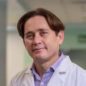 Dr. Eduardo Sáenz Corrales - Especialista en Cirugía General - Hospital Clínica Bíblica