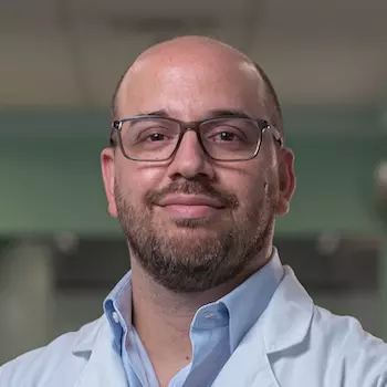 Dr. Esteban Sánchez Jiménez - Especialista en Neurocirugía - Hospital Clínica Bíblica