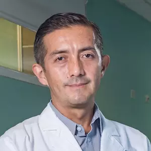 Dr. Jorge Chin Wo Astúa - Especialista en Odontología - Hospital Clínica Bíblica