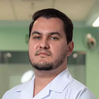 Dr. José David Arroyo Solórzano - Especialista en Farmacia - Hospital Clínica Bíblica