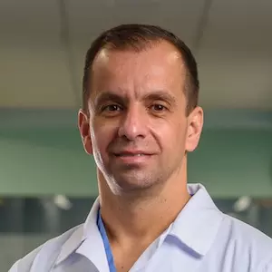 Dr. José Miguel Chaverrri M. - Especialista en Farmacia - Hospital Clínica Bíblica