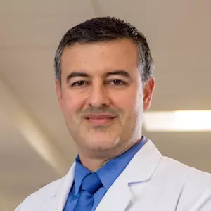 Dr. Mauricio Quesada Rosales - Especialista en Geriatría y Gerontología - Hospital Clínica Bíblica