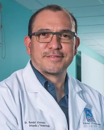 Dr. Randall Alvarado Villalobos - Especialista en Ortopedia y Traumatología - Hospital Clínica Bíblica
