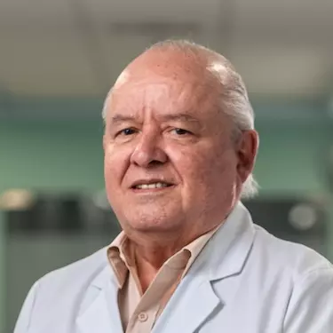 Dr. Solón Chavarría Aguilar - Especialista en Medicina Interna - Hospital Clínica Bíblica