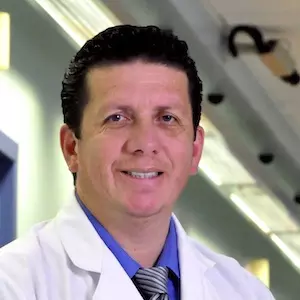 Dr. William Pérez Martínez - Especialista en Gastroenterología - Hospital Clínica Bíblica