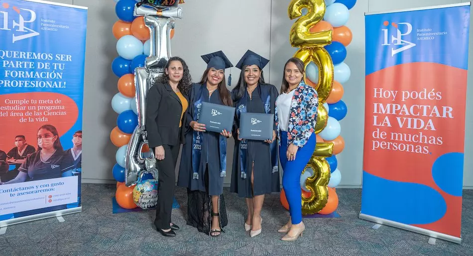 La historia de superación de las hermanas Orozco de la mano de Dios y del Hospital Clínica Bíblica