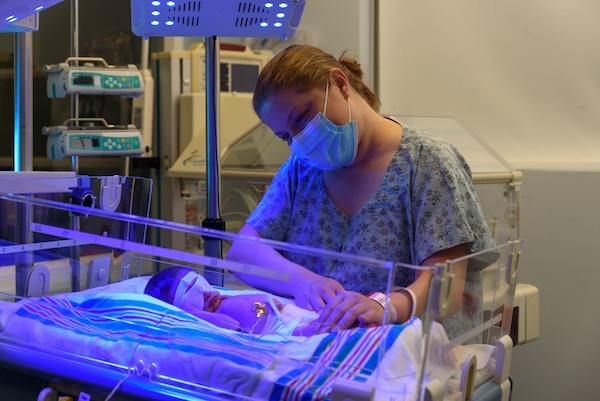 Unidad de Fototerapia Neonatal - Hospital Clínica Bíblica