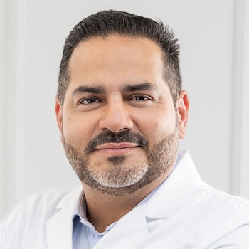 Dr. Kenneth Ceciliano Moreira - Especialista en Cirugía General y Coloproctología - Hospital Clínica Bíblica