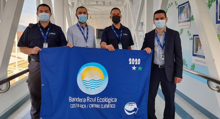 Hospital Clínica Bíblica logra el galardón Bandera Azul Ecológica