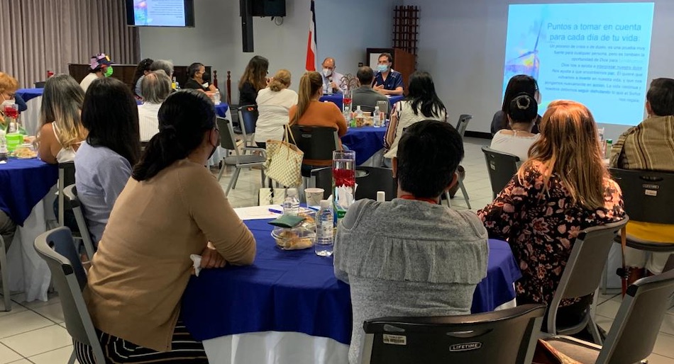 A auditorio lleno fue el primer taller de duelo liderado por el Programa de Acción Social