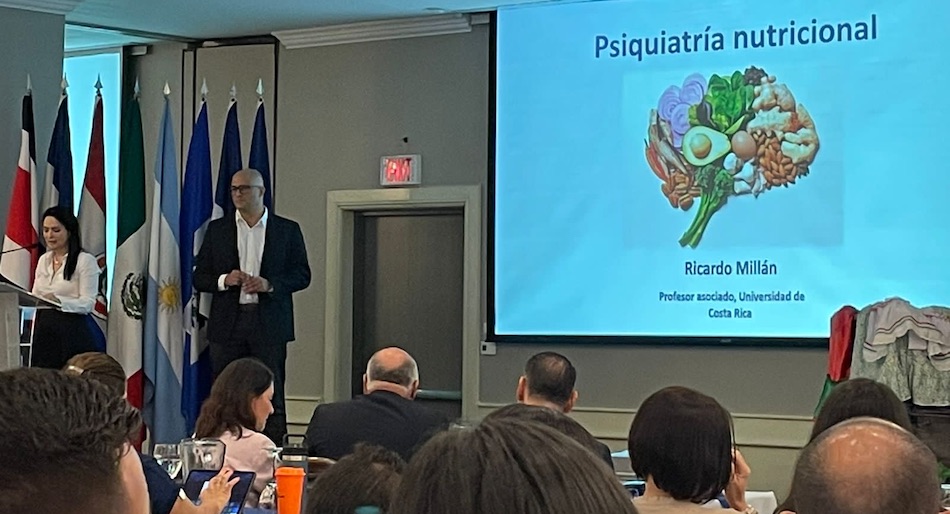 r. Ricardo Millán, expuso en el Congreso de la Federación Latinoamericana de Terapia Nutricional, Nutrición Clínica y Metabolismo