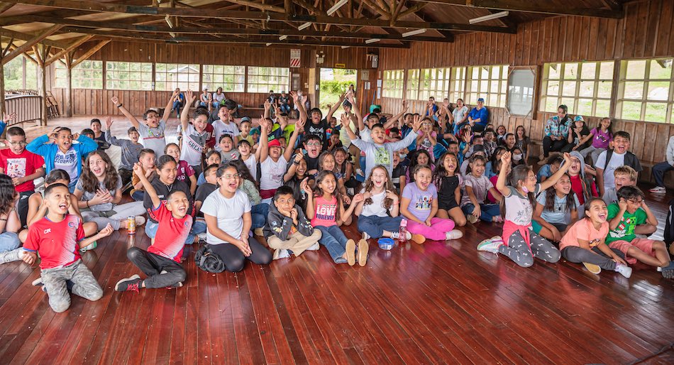 430 niños disfrutaron de la naturaleza y su magia en el campamento Roblealto 