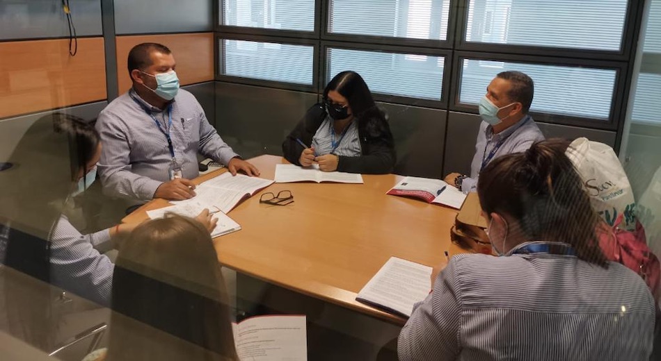 Juventud de Sarapiquí recibe guía psicológica y espiritual para un mejor desarrollo personal